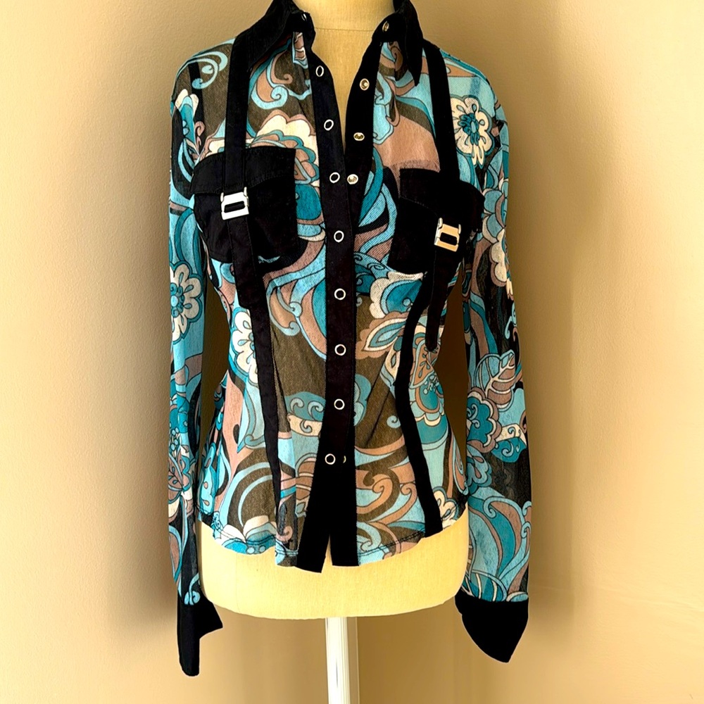 Beautiful black & blue patterned snap down shirt